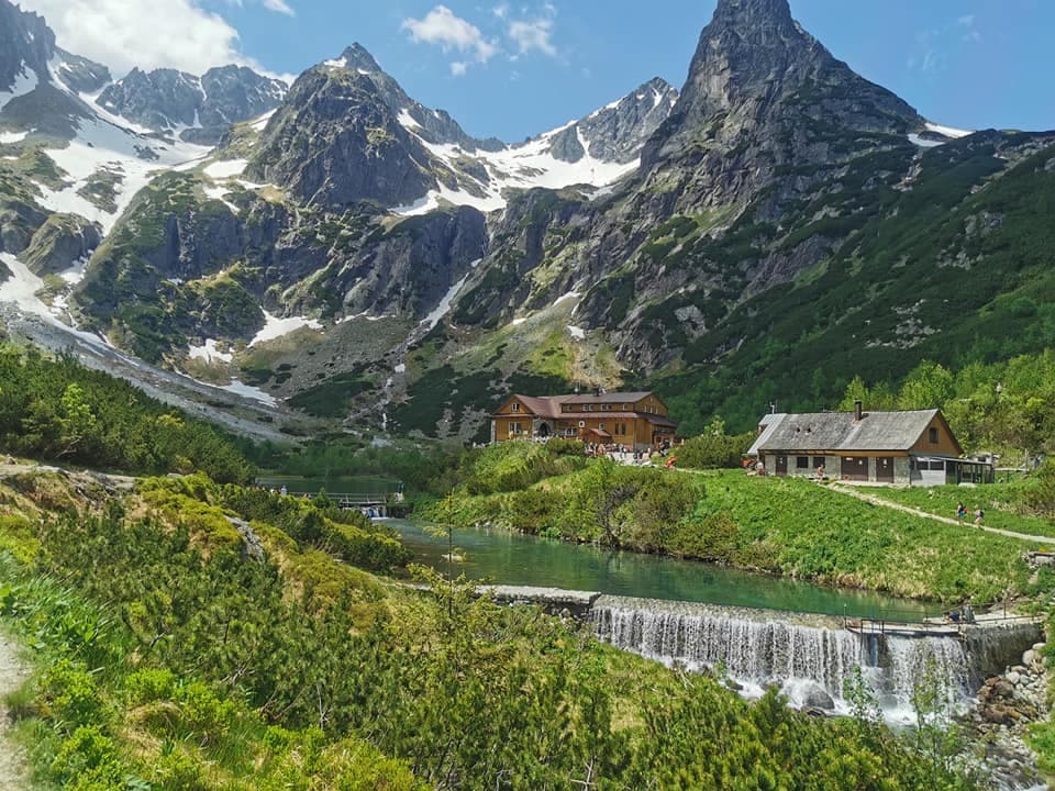 Is the Zelené pleso green because of the emeralds?